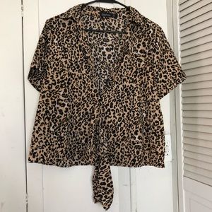 Boohoo Leopard Print Collared V-Neck Knot Front Sleeved Shirt Size 8